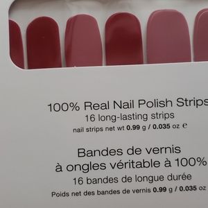 "Munich Mulberry" peel and apply nail strips